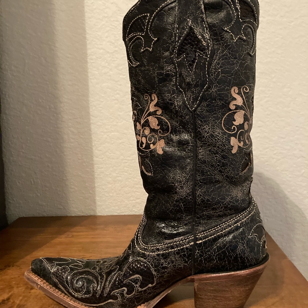 Women’s coral boots